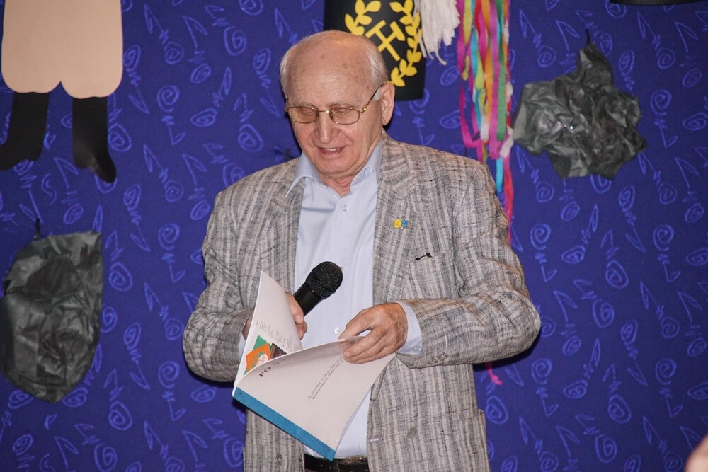 Piękne stroje i ogromne zamiłowanie do śląskiej kultury i tradycji zaprezentowali dzisiaj (12.03) uczniowie Szkoły Podstawowej nr 2 w Bykowinie, podczas obchodów Dnia Śląskiego.