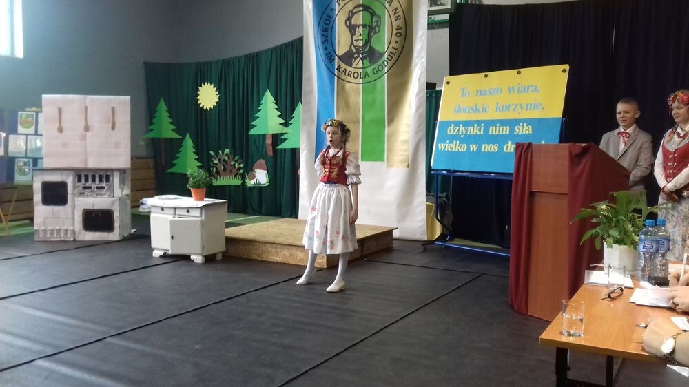 21 lutego w SP nr 40 odbył się już IX Dzień Śląskiej Godki. Wiersze recytowali po śląsku uczniowie szkół podstawowych i gimnazjów. O miano najlepszego rywalizowało ponad 20 rudzian.