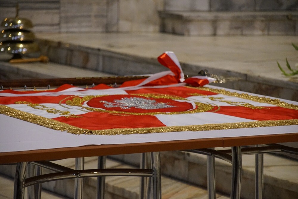 Dziś na rynku miała miejsce uroczystość nadania sztandaru Komendzie Miejskiej Państwowej Straży Pożarnej. Nasza komenda otrzymała również Złotą Odznakę Honorową za Zasługi dla Województwa Śląskiego. Przed uroczystością w kościele pw. św. Pawła odprawiona została msza św. w intencji strażaków i pracowników rudzkiej komendy.