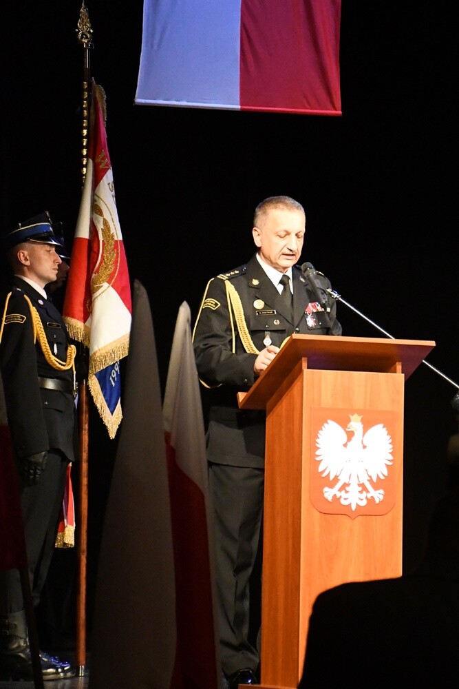 17 maja w Miejskim Centrum Kultury im. Henryka Bisty w Rudzie Śląskiej odbyły się uroczyste Obchody Dnia Strażaka oraz 30 – lecia powstania Państwowej Straży Pożarnej.

fot. Jacek Knapik