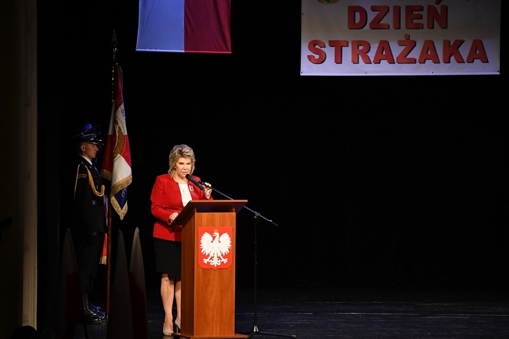 17 maja w Miejskim Centrum Kultury im. Henryka Bisty w Rudzie Śląskiej odbyły się uroczyste Obchody Dnia Strażaka oraz 30 – lecia powstania Państwowej Straży Pożarnej.

fot. Jacek Knapik