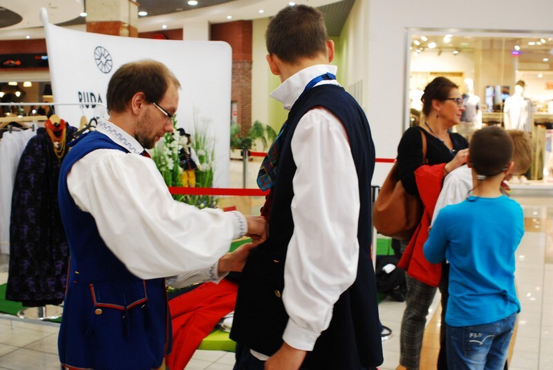 13 kwietnia w C.H. Plaza odbyły się wielkanocne warsztaty Muzeum Miejskiego im. Maksymiliana Chroboka w Rudzie Śląskiej. Uczestnicy przygotowali własnoręcznie tradycyjną śląską palmę i rozmaite wielkanocne dekoracje. Była też okazja do przymierzenia śląskich strojów regionalnych i wykonania pamiątkowego zdjęcia.