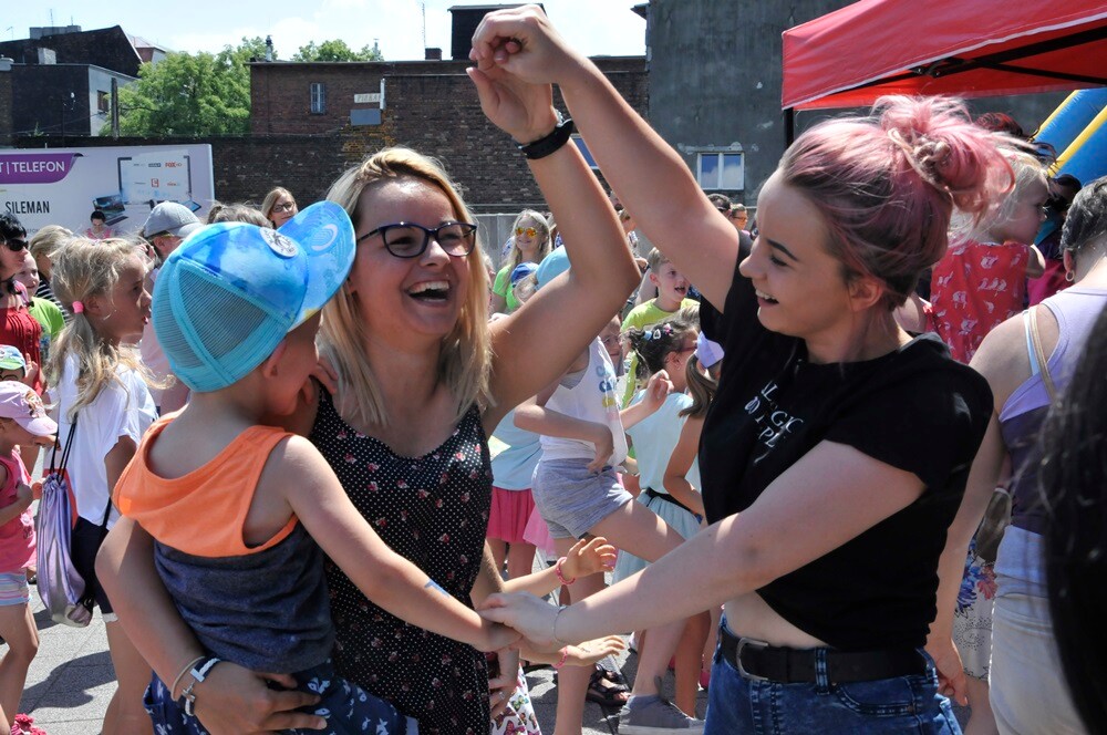 Z okazji Dnia Dziecka wczoraj odbyła się impreza dla najmłodszych mieszkańców Rudy Śląskiej zorganizowana pod siedzibą Elsatu i Silemana w Wirku.