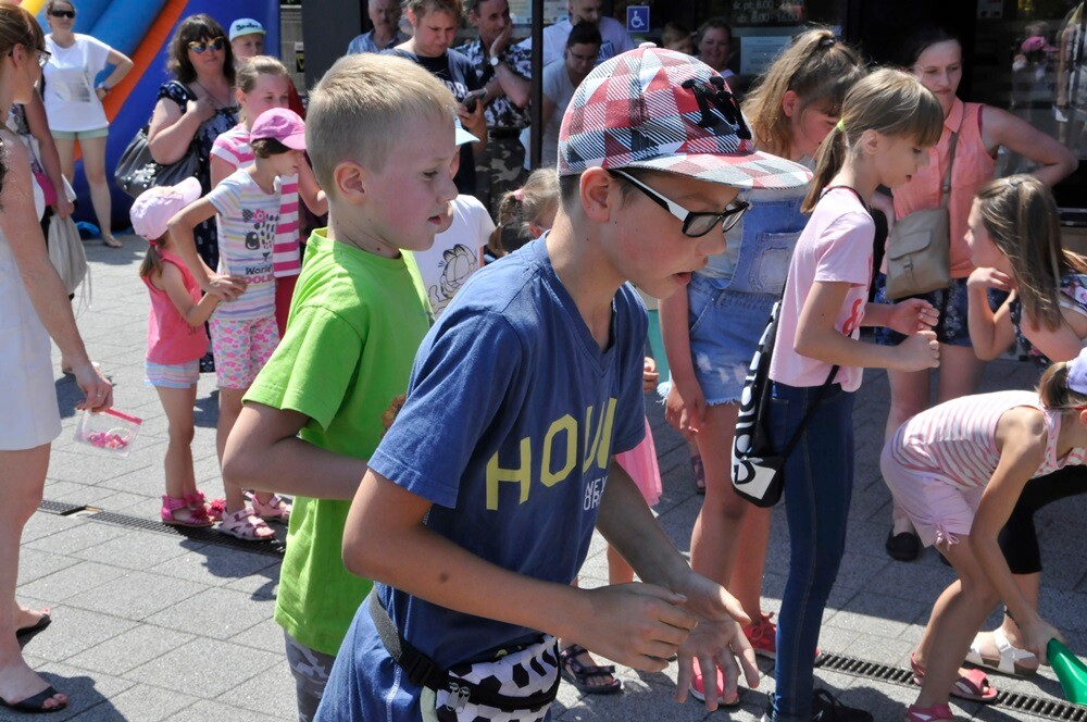 Z okazji Dnia Dziecka wczoraj odbyła się impreza dla najmłodszych mieszkańców Rudy Śląskiej zorganizowana pod siedzibą Elsatu i Silemana w Wirku.