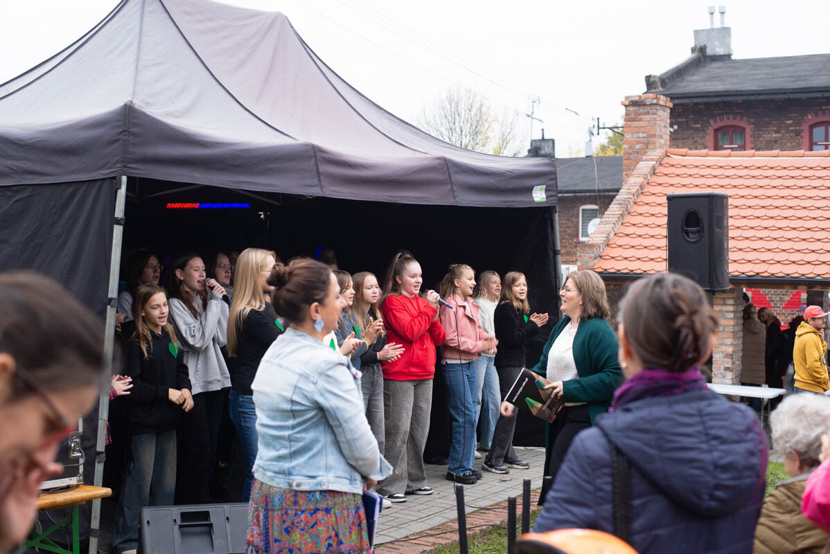 Edukacja ekologiczna przy piekaroku. / fot. Natalia Salwiczek
