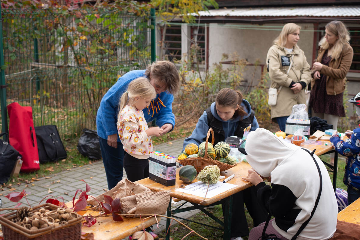 Edukacja ekologiczna przy piekaroku. / fot. Natalia Salwiczek