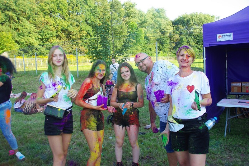 Eksplozja barw w Rudzie Śląskiej, czyli Holi Święto Kolorów 2021! [ZDJĘCIA]