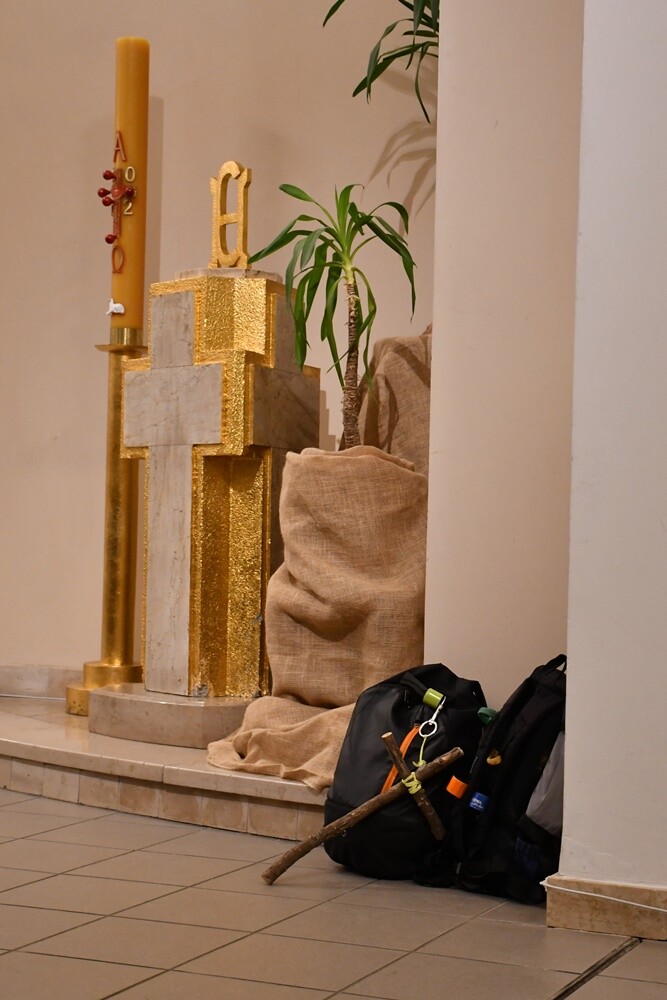 W piątek w Rudzie Śląskiej odbyła się Ekstremalna Droga Krzyżowa. Uczestnicy mieli do pokonania nocą 40 lub 30-kilometrową trasę prowadzącą przez różne dzielnice naszego miasta.

fot. Jacek Knapik