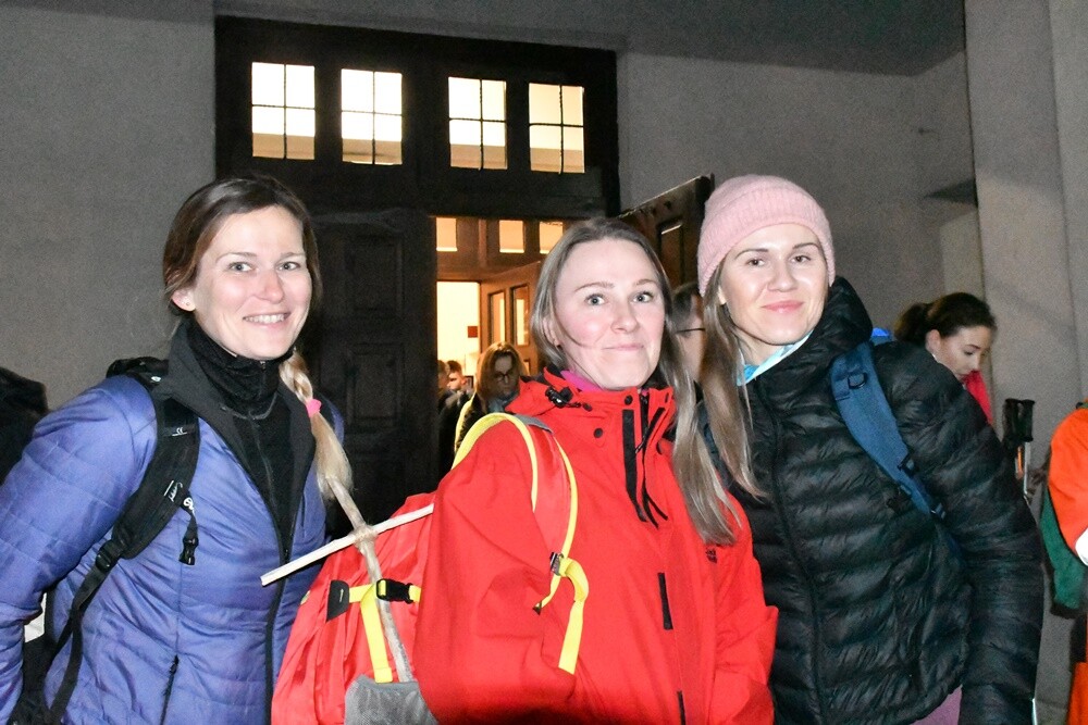 W piątek w Rudzie Śląskiej odbyła się Ekstremalna Droga Krzyżowa. Uczestnicy mieli do pokonania nocą 40 lub 30-kilometrową trasę prowadzącą przez różne dzielnice naszego miasta.

fot. Jacek Knapik