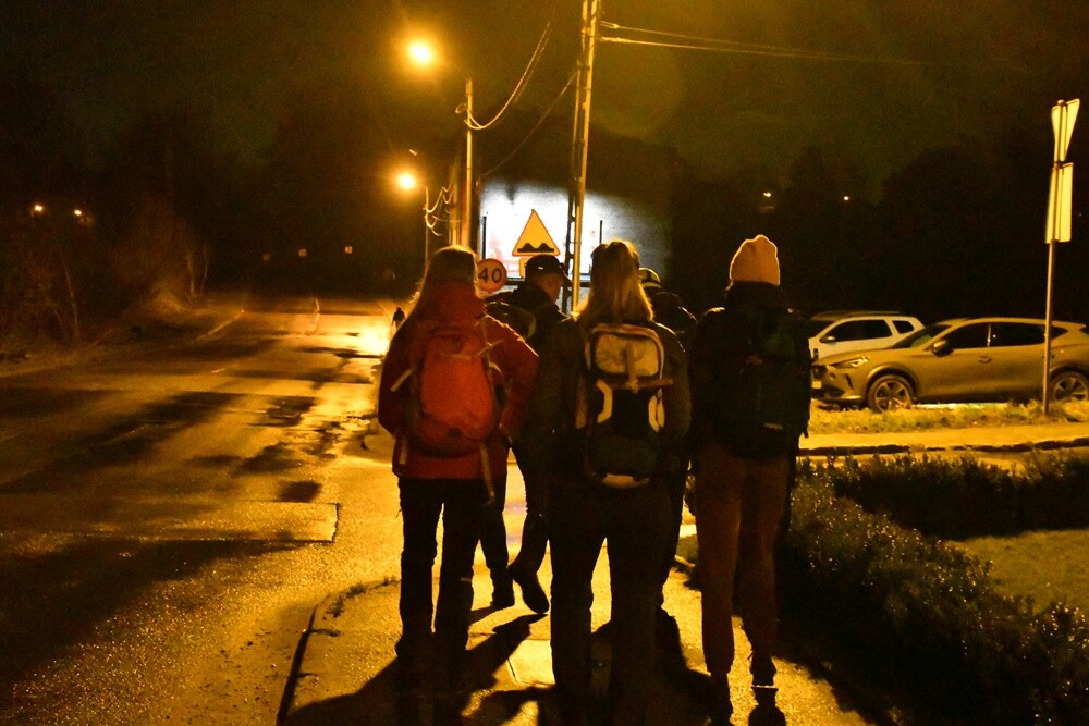 W piątek w Rudzie Śląskiej odbyła się Ekstremalna Droga Krzyżowa. Uczestnicy mieli do pokonania nocą 40 lub 30-kilometrową trasę prowadzącą przez różne dzielnice naszego miasta.

fot. Jacek Knapik