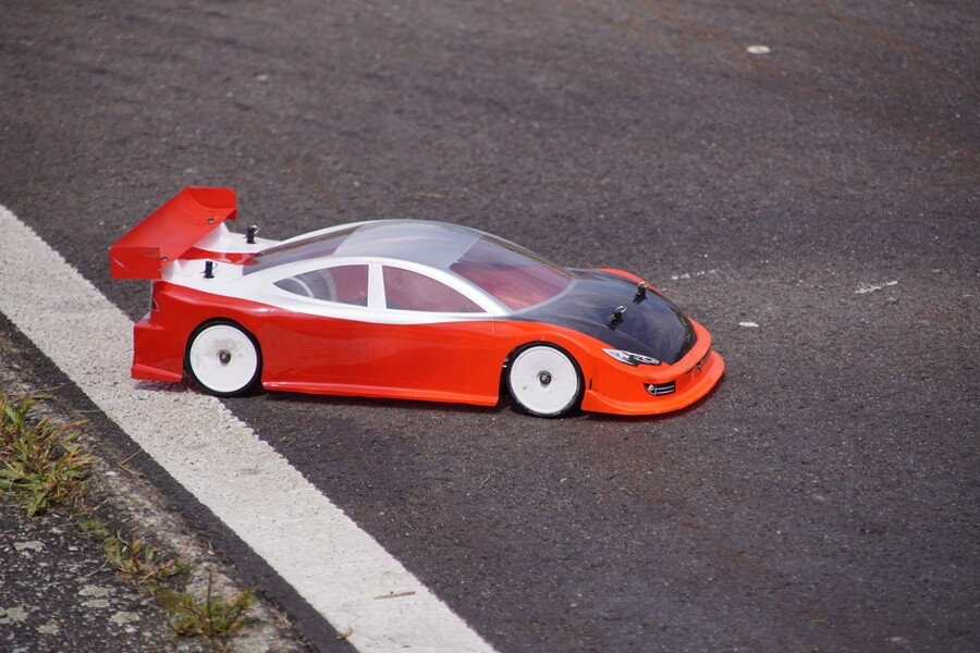 Eliminacje Mistrzostw Polski modeli samochodów zdalnie sterowanych ON- ROAD odbyły się w weekend w Rudzie Śląskiej - Wirku.