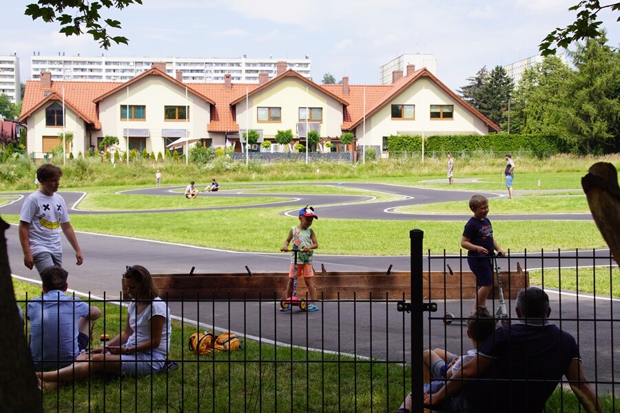Eliminacje Mistrzostw Polski modeli samochodów zdalnie sterowanych ON- ROAD odbyły się w weekend w Rudzie Śląskiej - Wirku.