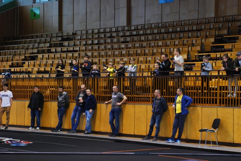 Halowe Eliminacje Mistrzostw Polski modeli zdalnie sterowanych w Rudzie Śląskiej odbyły się w dniach 9-10 marca 2019 r. To pierwsze tego typu zawody w naszym mieście. Do tej pory na torze przy ul. Kolberga odbywały się zarówno letnie eliminacje, jak i zawody modeli zdalnie sterowanych.