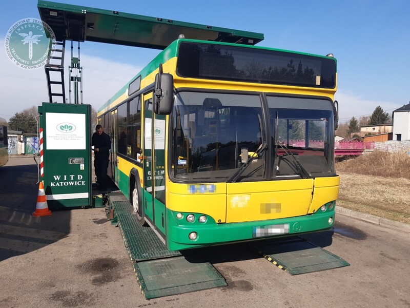 Fatalny stan autobusów miejskich. Kontrole odbyły się w Rudzie Śląskiej i Będzinie