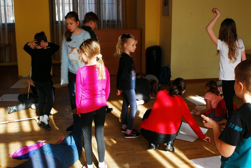 Miejskie Centrum Kultury im. H. Bisty w Rudzie Śląskiej od 18 do 22 lutego organizuje warsztaty dla dzieci w wieku szkolnym. W programie przewidziano zarówno zajęcia teatralne, plastyczne, jak i kreatywne doświadczenia łączące naukę z zabawą.