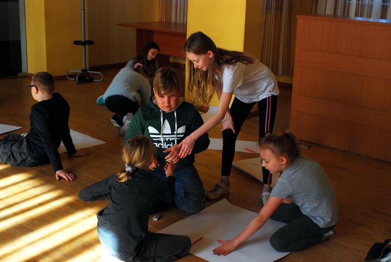 Zwieńczeniem warsztatów będzie piątek, 22 lutego. Wtedy też młodzi adepci sztuki teatralnej zaprezentują przedstawienie swoim rodzicom.