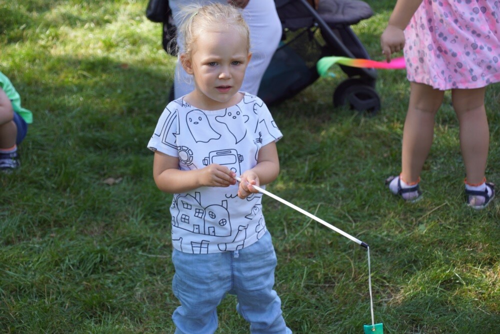 Kochłowickimi plantami zawładnęły dzisiaj dzieci! Podczas Festiwalu Baniek Mydlanych zorganizowanego przez Stowarzyszenie "Lepsze Kochłowice. Lepsza Ruda Śląska" dobrej zabawie, uśmiechom i radosnym okrzykom najmłodszych mieszkańców Rudy Śląskiej nie było końca.