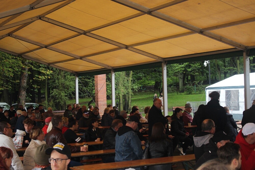 Wczoraj w Parku im. Augustyna Kozioła odbył się Międzynarodowy Festiwal Orkiestr Dętych, podczas którego zaprezentowały się rudzkie orkiestry dęte: „Pokój”, „Halemba” oraz „Bielszowice”.

fot. UM Ruda Śląska