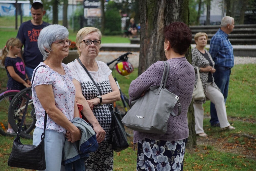 Dzisiaj w Kochłowicach odbył się festyn rodzinny  "Mieszkańcy mieszkańcom". Podczas imprezy Aleksandra Skowronek przedstawiła kandydatów na radnych z czwartego okręgu wyborczego tj. z obszaru Kochłowic i Bykowiny.