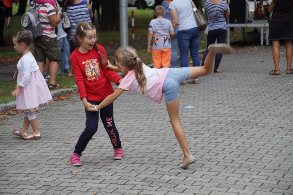 Dzisiaj w Kochłowicach odbył się festyn rodzinny  "Mieszkańcy mieszkańcom". Podczas imprezy Aleksandra Skowronek przedstawiła kandydatów na radnych z czwartego okręgu wyborczego tj. z obszaru Kochłowic i Bykowiny.