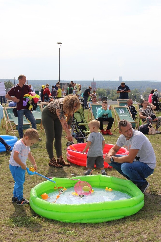 Góra Antonia była dziś miejscem, gdzie odbywał się piknik "Ruda na sportowo". Atrakcji nie brakowało - harcerze zorganizowali gry terenowe, sportowcy dali pokaz swych umiejętności i talentów, miał miejsce turniej szachowy.