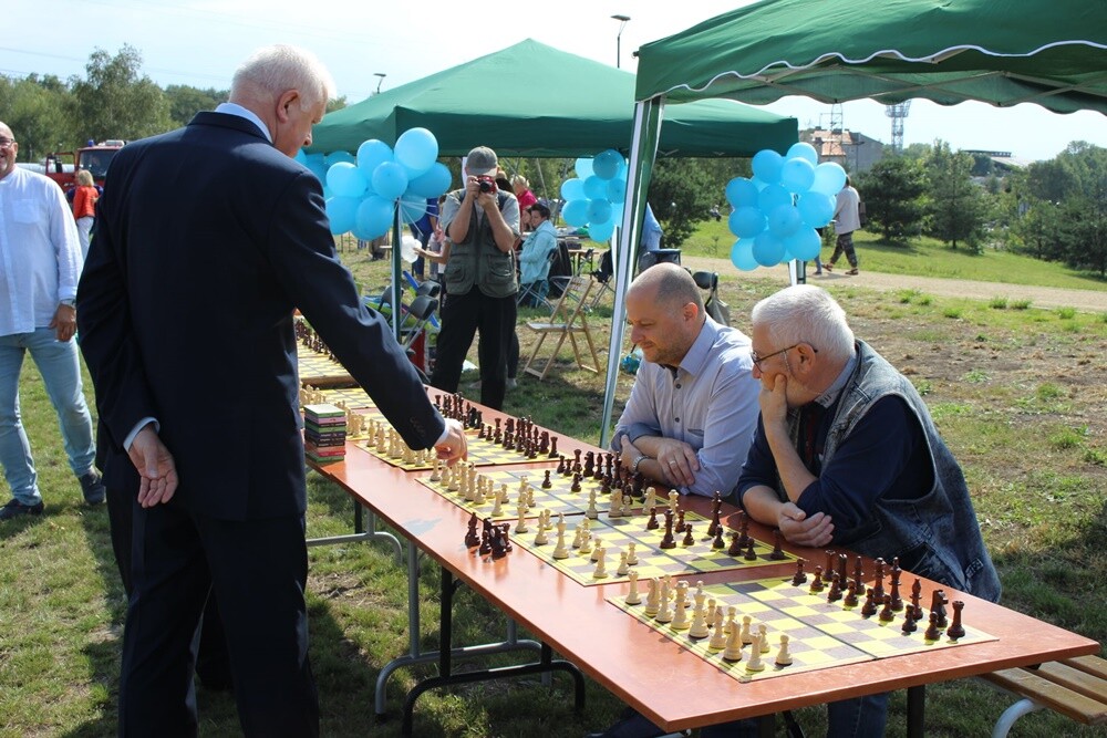 Góra Antonia była dziś miejscem, gdzie odbywał się piknik "Ruda na sportowo". Atrakcji nie brakowało - harcerze zorganizowali gry terenowe, sportowcy dali pokaz swych umiejętności i talentów, miał miejsce turniej szachowy.