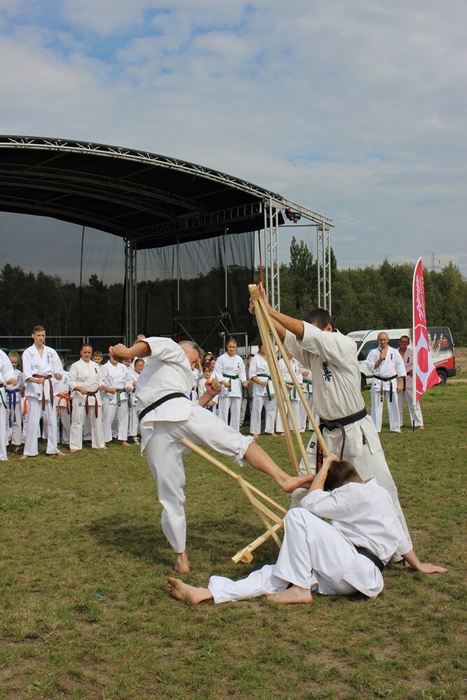 Góra Antonia była dziś miejscem, gdzie odbywał się piknik "Ruda na sportowo". Atrakcji nie brakowało - harcerze zorganizowali gry terenowe, sportowcy dali pokaz swych umiejętności i talentów, miał miejsce turniej szachowy.