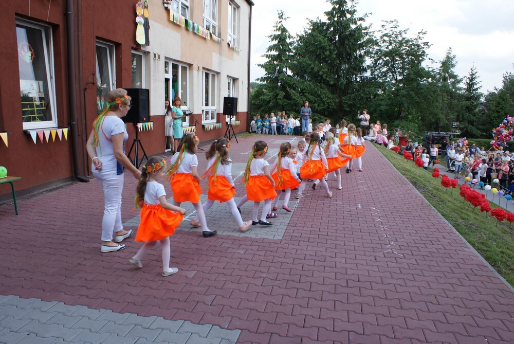 W Przedszkolu "Bajkolandii" na Halembie było wczoraj radośnie, głośno, śpiewnie i tanecznie, a wszystko to przy okazji festynu pod hasłem: fajer po naszymu.