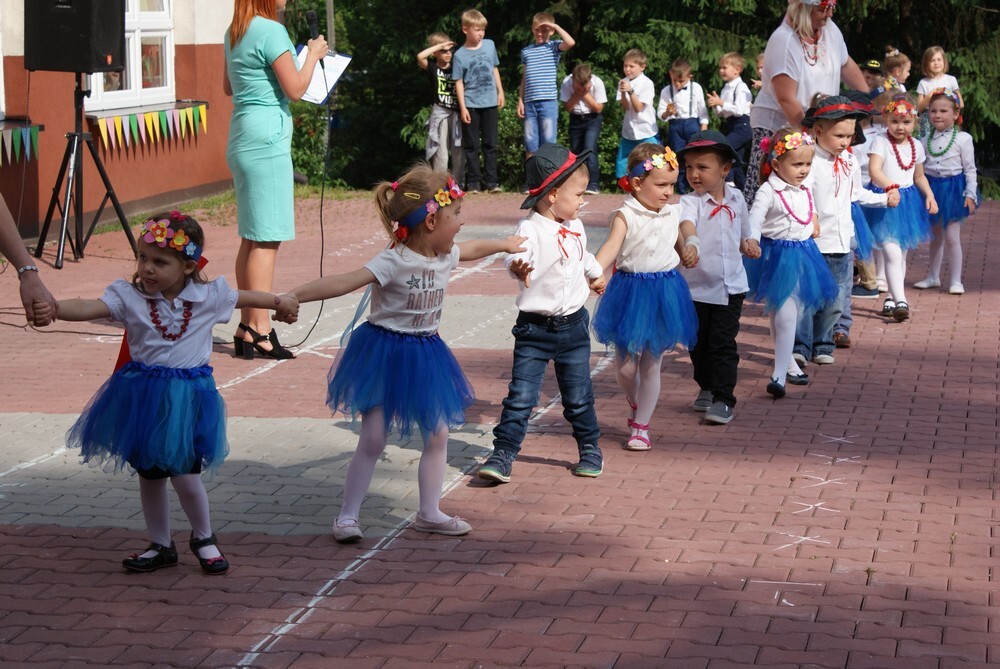 W Przedszkolu "Bajkolandii" na Halembie było wczoraj radośnie, głośno, śpiewnie i tanecznie, a wszystko to przy okazji festynu pod hasłem: fajer po naszymu.