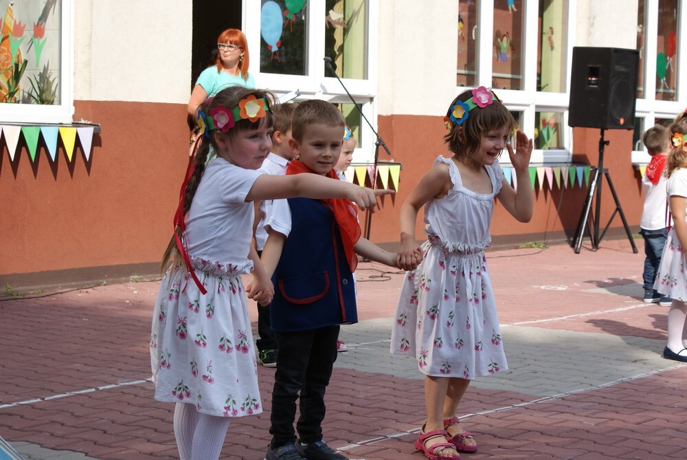 W Przedszkolu "Bajkolandii" na Halembie było wczoraj radośnie, głośno, śpiewnie i tanecznie, a wszystko to przy okazji festynu pod hasłem: fajer po naszymu.