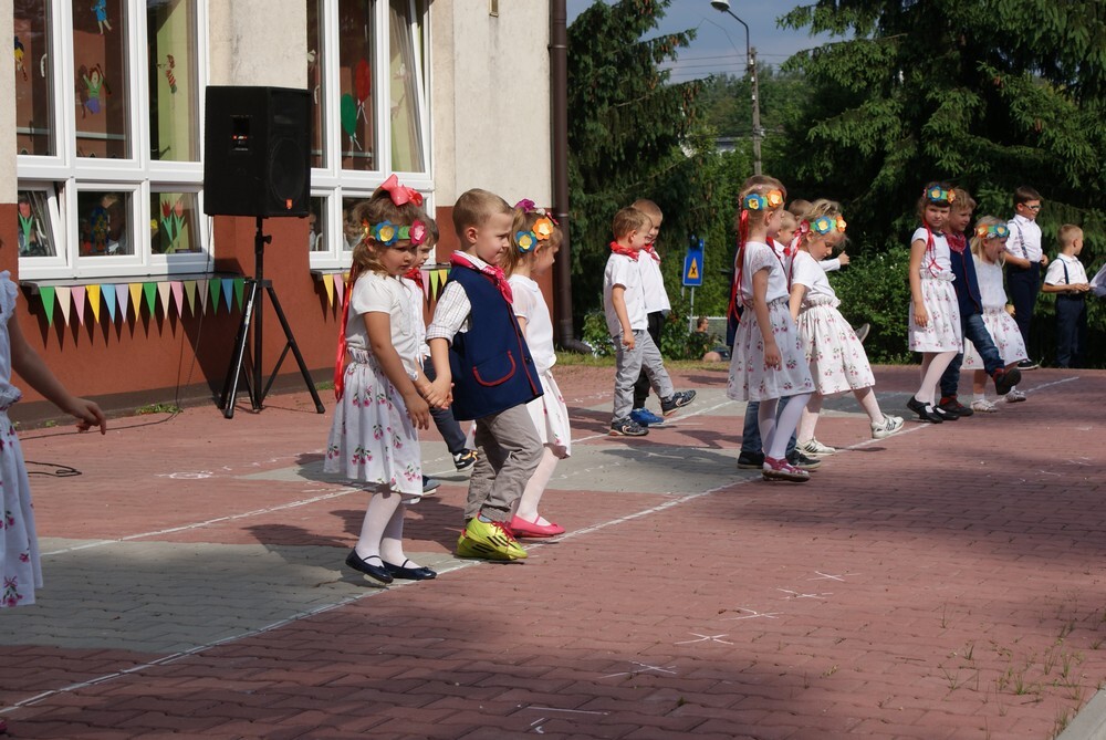 W Przedszkolu "Bajkolandii" na Halembie było wczoraj radośnie, głośno, śpiewnie i tanecznie, a wszystko to przy okazji festynu pod hasłem: fajer po naszymu.