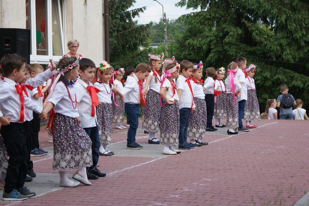 W Przedszkolu "Bajkolandii" na Halembie było wczoraj radośnie, głośno, śpiewnie i tanecznie, a wszystko to przy okazji festynu pod hasłem: fajer po naszymu.