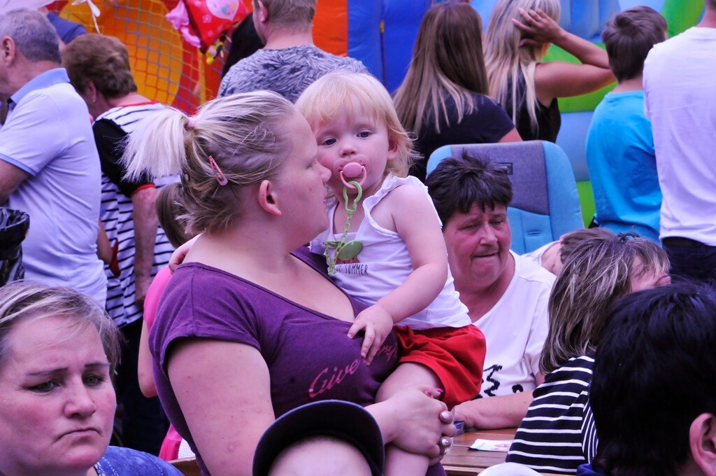 W  Rudzie, na placu za przychodnią przy skrzyżowaniu ul. Gierałtowskiego i Jana Dobrego odbył się pierwszy z cyklu festynów rodzinnych "Po sąsiedzku". 