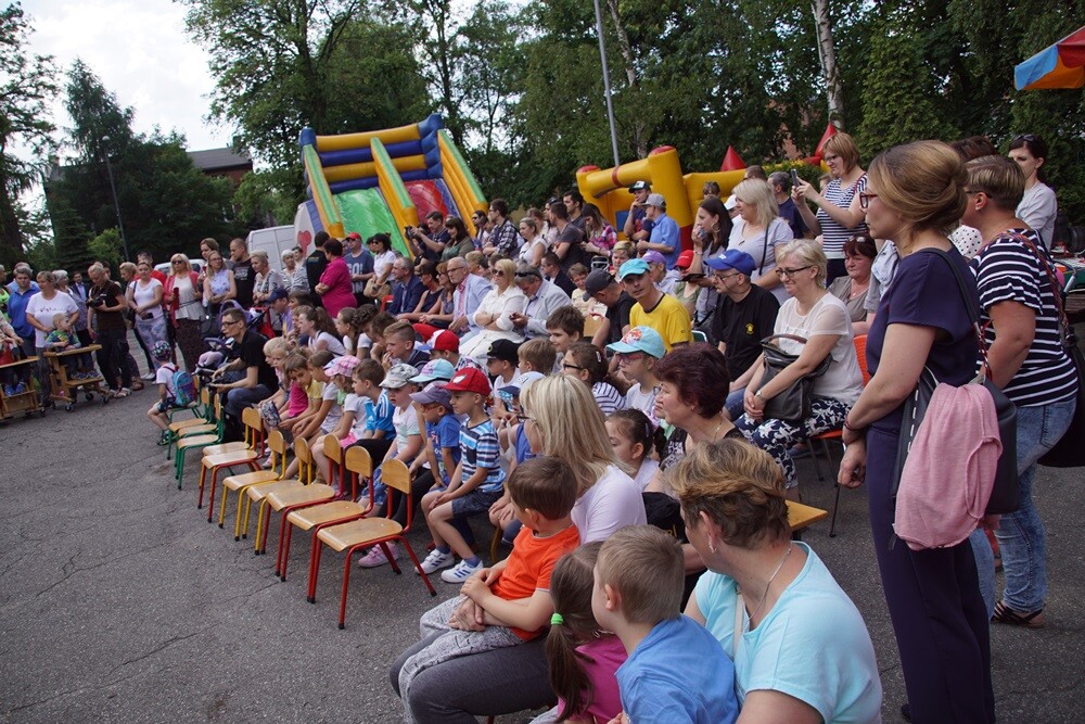 Ośrodek Adaptacyjny dla Dzieci Niepełnosprawnych oraz Stowarzyszenie „Jaskółka” zorganizowały dziś piknik rodzinny w ramach Tygodnia Godności Osób Niepełnosprawnych.
