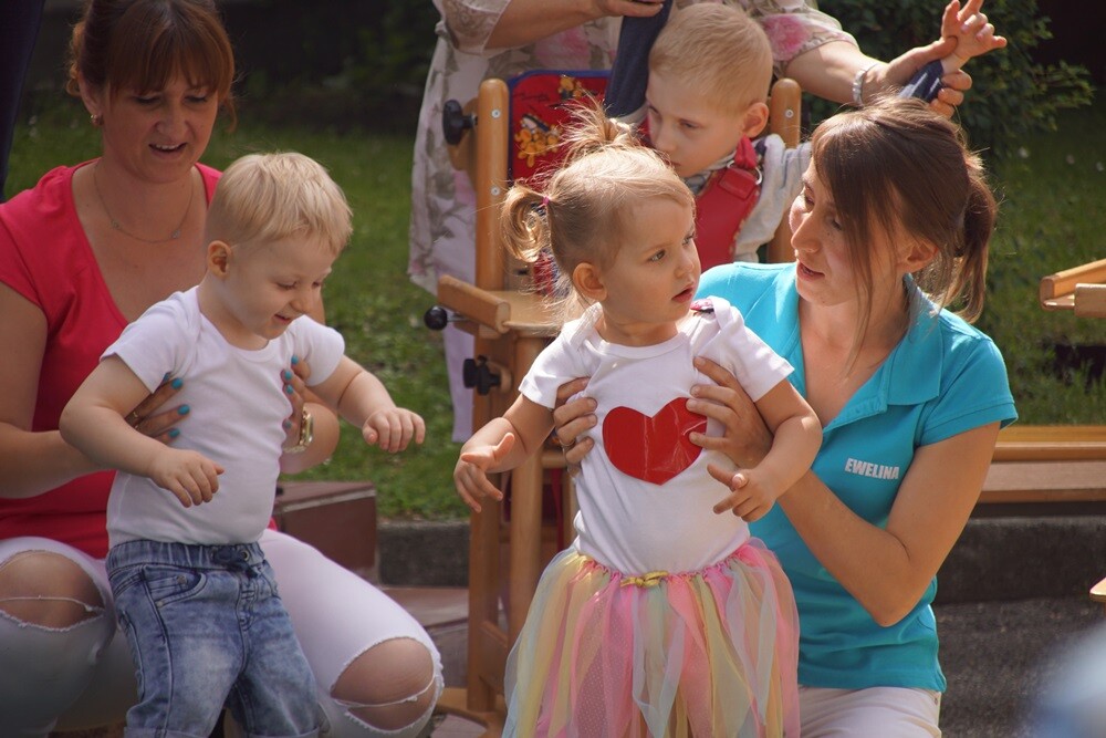 Ośrodek Adaptacyjny dla Dzieci Niepełnosprawnych oraz Stowarzyszenie „Jaskółka” zorganizowały dziś piknik rodzinny w ramach Tygodnia Godności Osób Niepełnosprawnych.