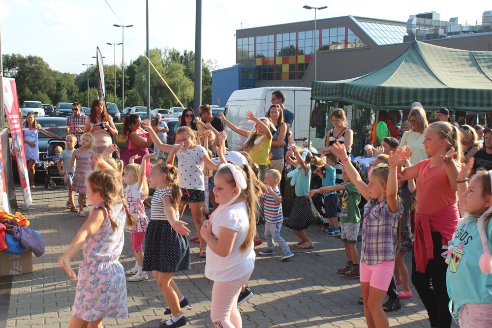W Halembie, na placu przed parkiem wodnym Aquadrom odbył się festyn rodzinny "Po sąsiedzku".