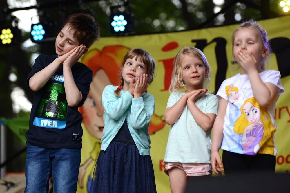 W sobotę Klub Aktywnego Seniora działający przy In-nYm Domu Kultury zorganizował Festyn Rodzinny. Nie zabrakło radości, uśmiechu i wesołej zabawy.

foto. Kolonowe