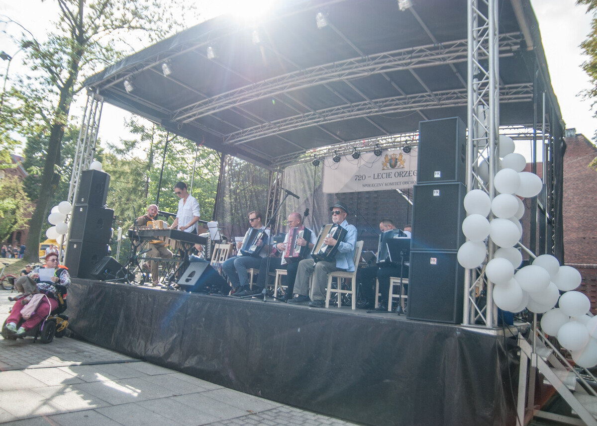 Orzegów ma już 720 lat, z tej okazji Społeczny Komitet Obchodów 720-lecia Orzegowa i miasto zapraszają do wspólnego świętowania. Impreza trwa!