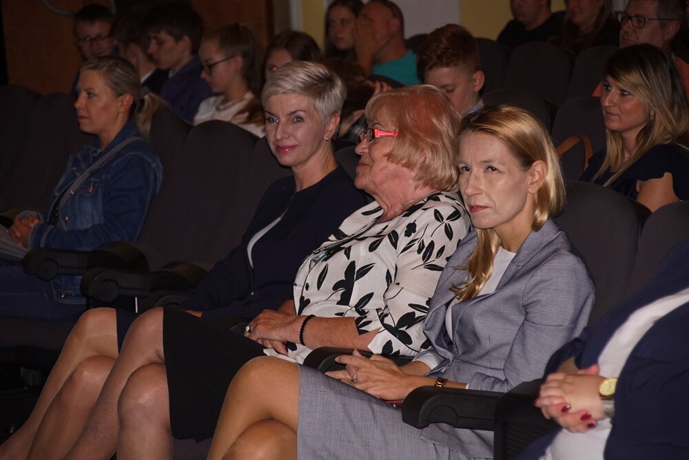 Już po raz 28. uczniowie z Rudy Śląskiej zmierzyli się w kilku kategoriach artystycznych w ramach Festiwalu Kultury Młodzieży Szkolnej. Podczas dzisiejszego Finału zaprezentowali się laureaci i wyróżnieni.