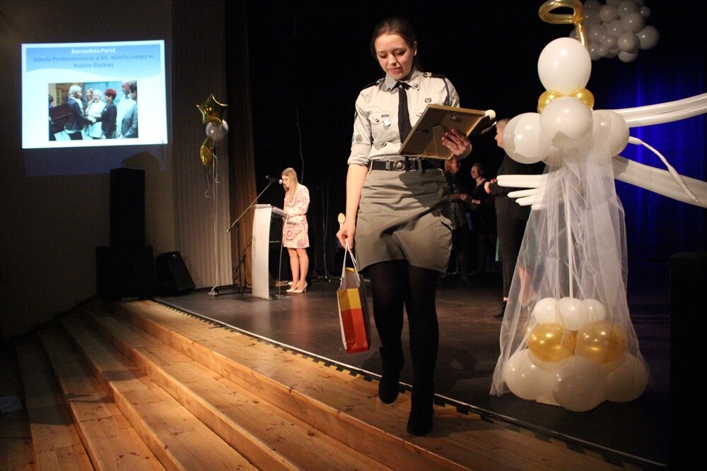 Po raz ósmy członkowie Stowarzyszenia na Rzecz Dzieci i Młodzieży „Przystanek” zorganizowali galę „Anioły Wolontariatu”, podczas której nagrodzono osoby i organizacje działające dla innych lub w szczytnym celu.