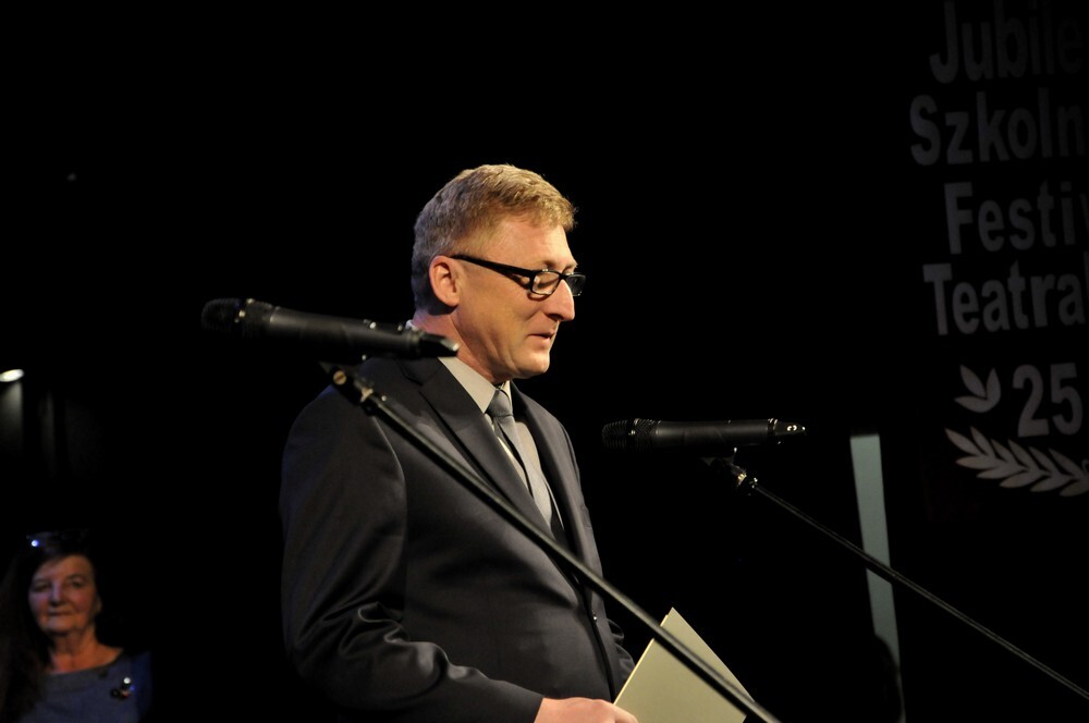 W Miejskim Centrum Kultury im. Henryka Bisty odbyła się dzisiaj gala jubileuszowego, 25. Szkolnego Festiwalu Teatralnego, organizowanego już od ćwierćwiecza w Szkole Podstawowej nr 22 w Rudzie Śląskiej.