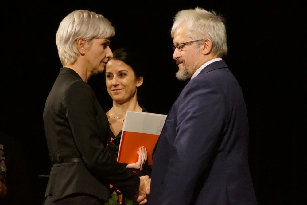 Dziś w Miejskim Centrum Kultury im. Henryka Bisty, 53 sportowców oraz 11 trenerów z Rudy Śląskiej otrzymało nagrody Prezydenta Miasta za osiągnięcia i wyniki uzyskane w 2018 roku. Na koniec gali wraz z zespołem wystąpił Maciej Balcar.