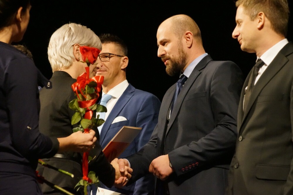 Dziś w Miejskim Centrum Kultury im. Henryka Bisty, 53 sportowców oraz 11 trenerów z Rudy Śląskiej otrzymało nagrody Prezydenta Miasta za osiągnięcia i wyniki uzyskane w 2018 roku. Na koniec gali wraz z zespołem wystąpił Maciej Balcar.