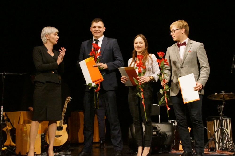 Dziś w Miejskim Centrum Kultury im. Henryka Bisty, 53 sportowców oraz 11 trenerów z Rudy Śląskiej otrzymało nagrody Prezydenta Miasta za osiągnięcia i wyniki uzyskane w 2018 roku. Na koniec gali wraz z zespołem wystąpił Maciej Balcar.