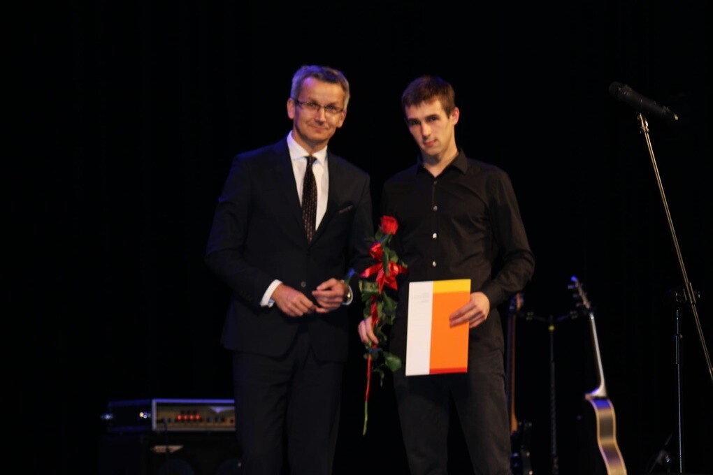 Wczoraj w Miejskim Centrum Kultury im. Henryka Bisty, ponad 60 sportowców oraz kilkunastu trenerów z Rudy Śląskiej otrzymało nagrody Prezydenta Miasta za osiągnięcia i wyniki uzyskane w 2019 roku. 