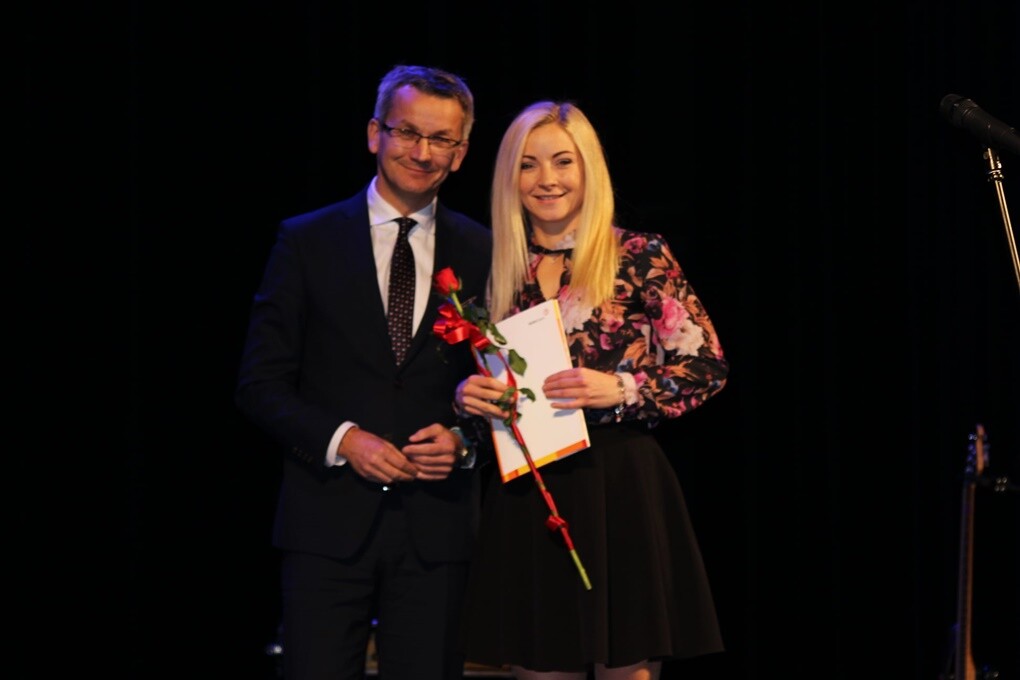 Wczoraj w Miejskim Centrum Kultury im. Henryka Bisty, ponad 60 sportowców oraz kilkunastu trenerów z Rudy Śląskiej otrzymało nagrody Prezydenta Miasta za osiągnięcia i wyniki uzyskane w 2019 roku. 