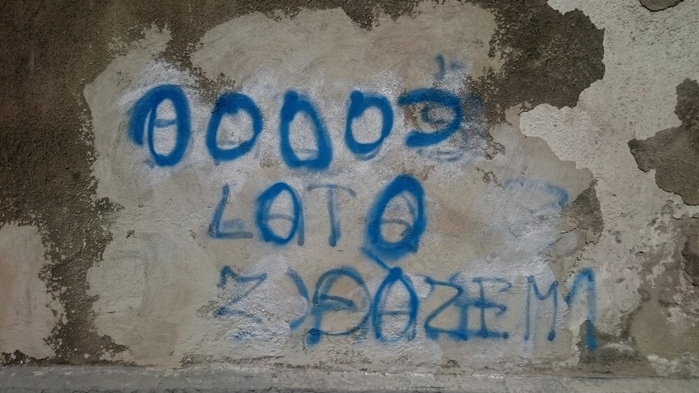 Popisane i zniszczone farbą mury i elewacje - żadne miasto nie jest od tego wolne, nie ma też stuprocentowo skutecznego sposobu na zwalczanie takiego wandalizmu.