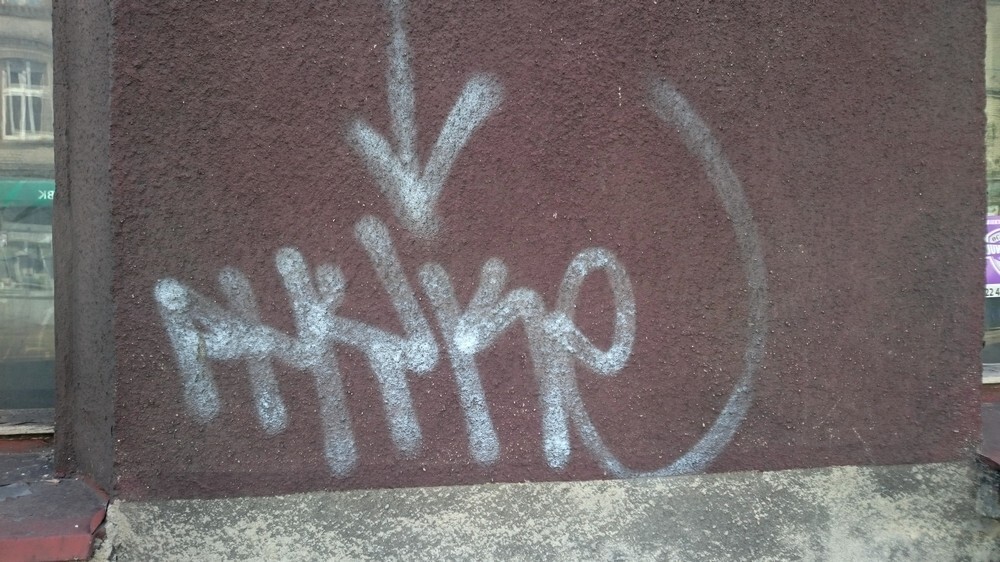 Popisane i zniszczone farbą mury i elewacje - żadne miasto nie jest od tego wolne, nie ma też stuprocentowo skutecznego sposobu na zwalczanie takiego wandalizmu.