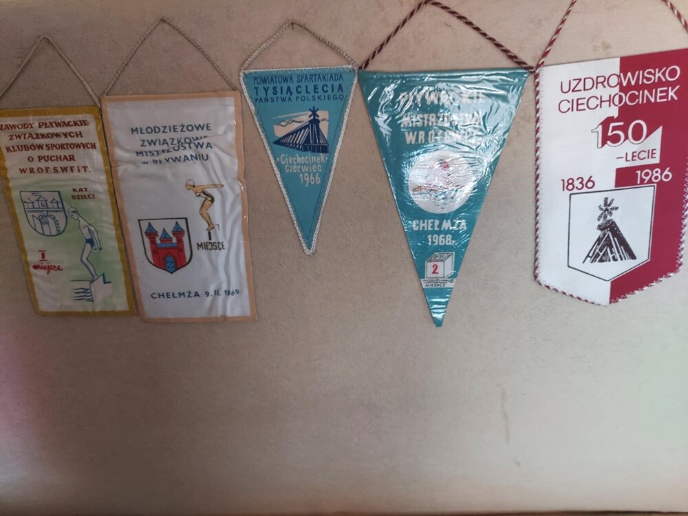 Pani Genowefa Drużyńska to postać niezwykła, której pasja do pływania nie zna granic – mimo że ma 74 lata, wciąż bierze udział w zawodach pływackich, osiągając znaczące wyniki.