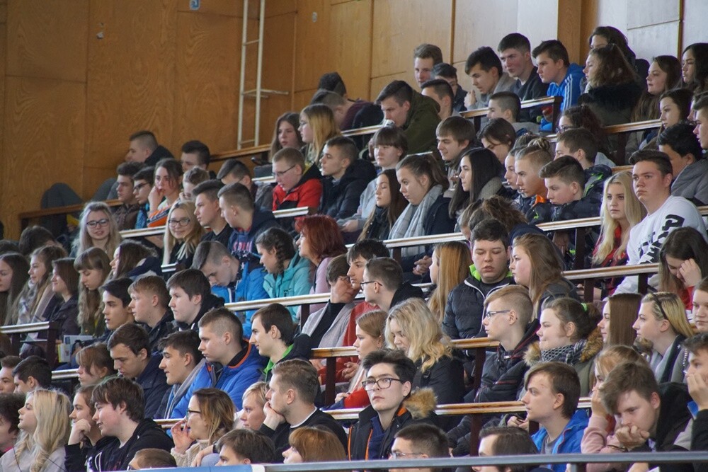 Ponad tysiąc uczniów wzięło dzisiaj udział w Giełdzie Szkół Ponadgimnazjalnych w Rudzie Śląskiej.